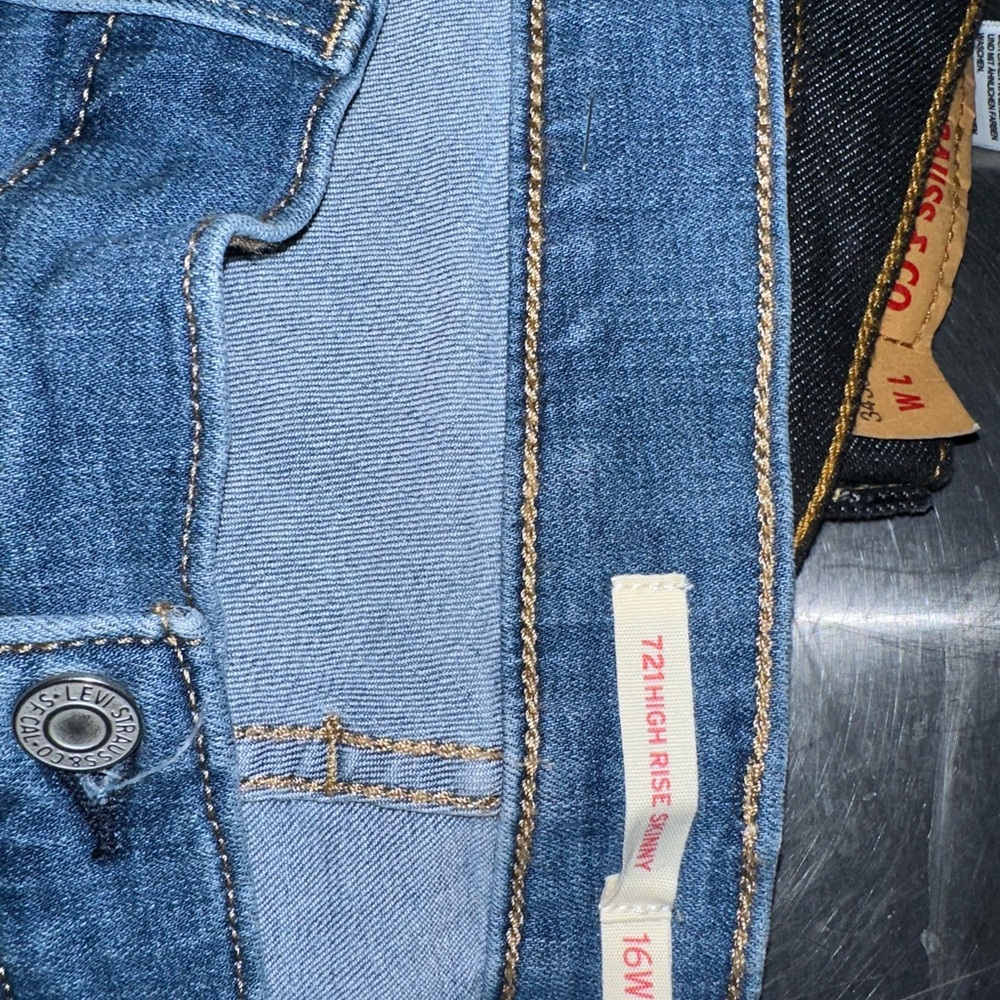 Levi's women’s  Denim Slim Jeans